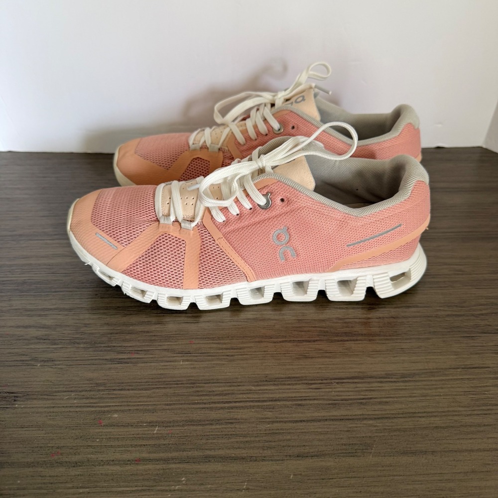 On Running Cloud Womens 8.5 Coral Peach Running Shoes 59.98556 Swiss Engineering